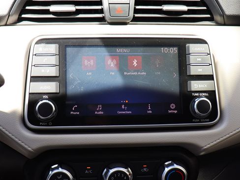 Used 2021 Nissan Versa SV FWD image 47