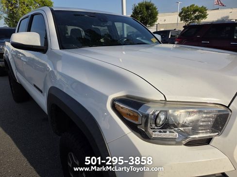 Used 2019 Toyota Tacoma TRD Off-Road AWD/4WD image 7