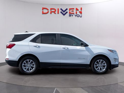 Used 2021 Chevrolet Equinox LS w/ LS Convenience Package image 6