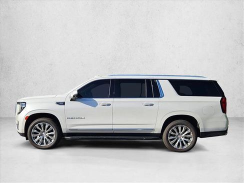 Used 2022 GMC Yukon XL Denali AWD/4WD image 6