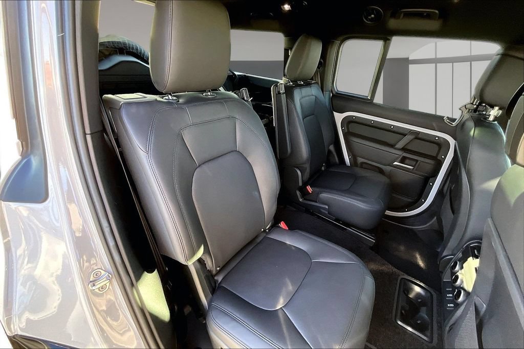 New 2026 Land Rover Defender 130 X-Dynamic SE AWD/4WD image 10