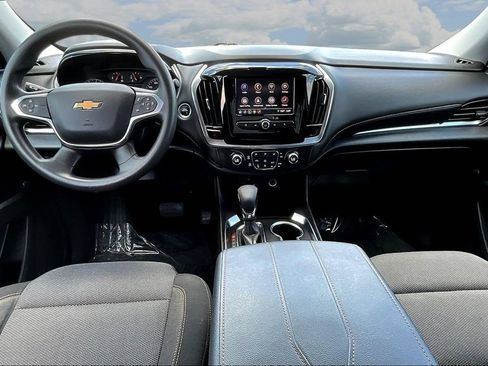 Used 2021 Chevrolet Traverse LS FWD image 9