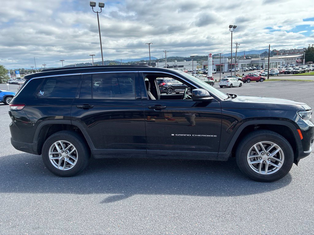 Used 2024 Jeep Grand Cherokee L Laredo w/ Luxury Tech Group I AWD/4WD image 5