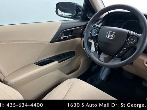 Used 2017 Honda Accord Hybrid Sedan image 11