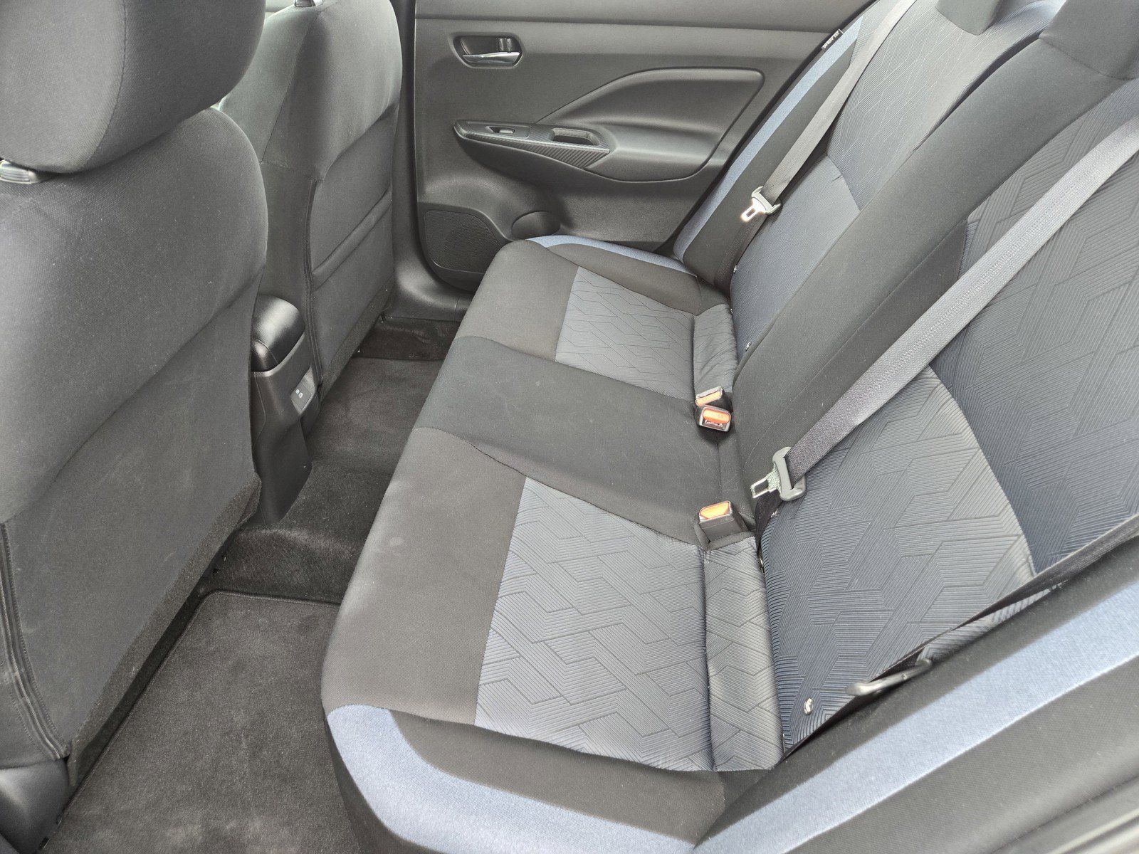 Used 2025 Nissan Versa SV FWD image 10