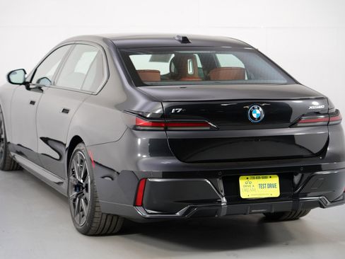 Used 2023 BMW i7 xDrive60 image 60