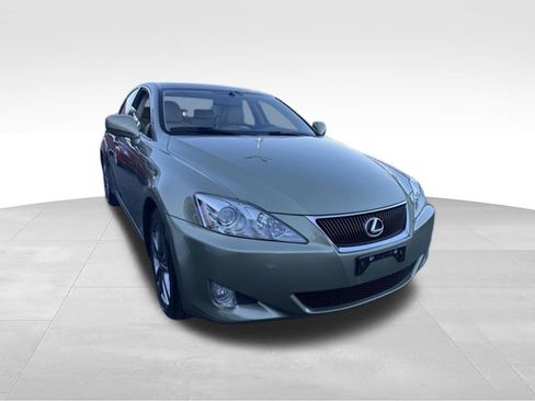 Used 2008 Lexus IS 250 w/ Premium Pkg RWD image 3