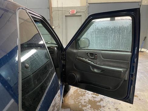 Used 2002 Chevrolet Blazer LS w/ Preferred Equipment Group image 18