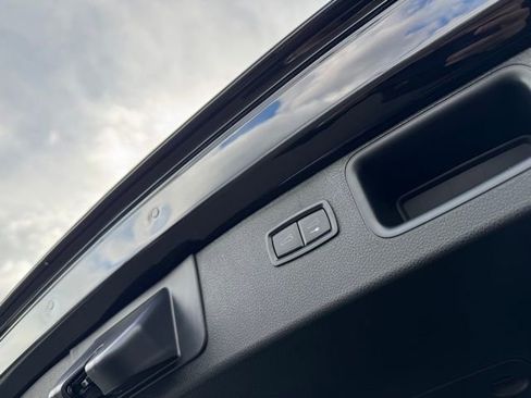 New 2026 Porsche Macan image 36