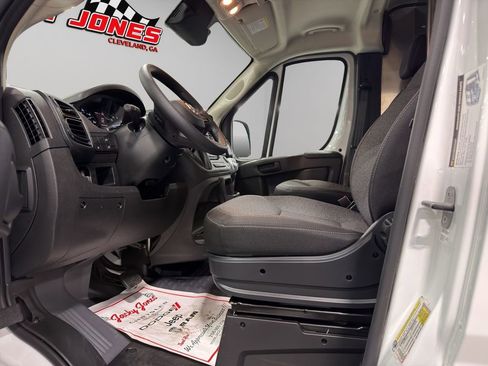 Used 2025 RAM ProMaster 2500 w/ Convenience Group FWD image 3
