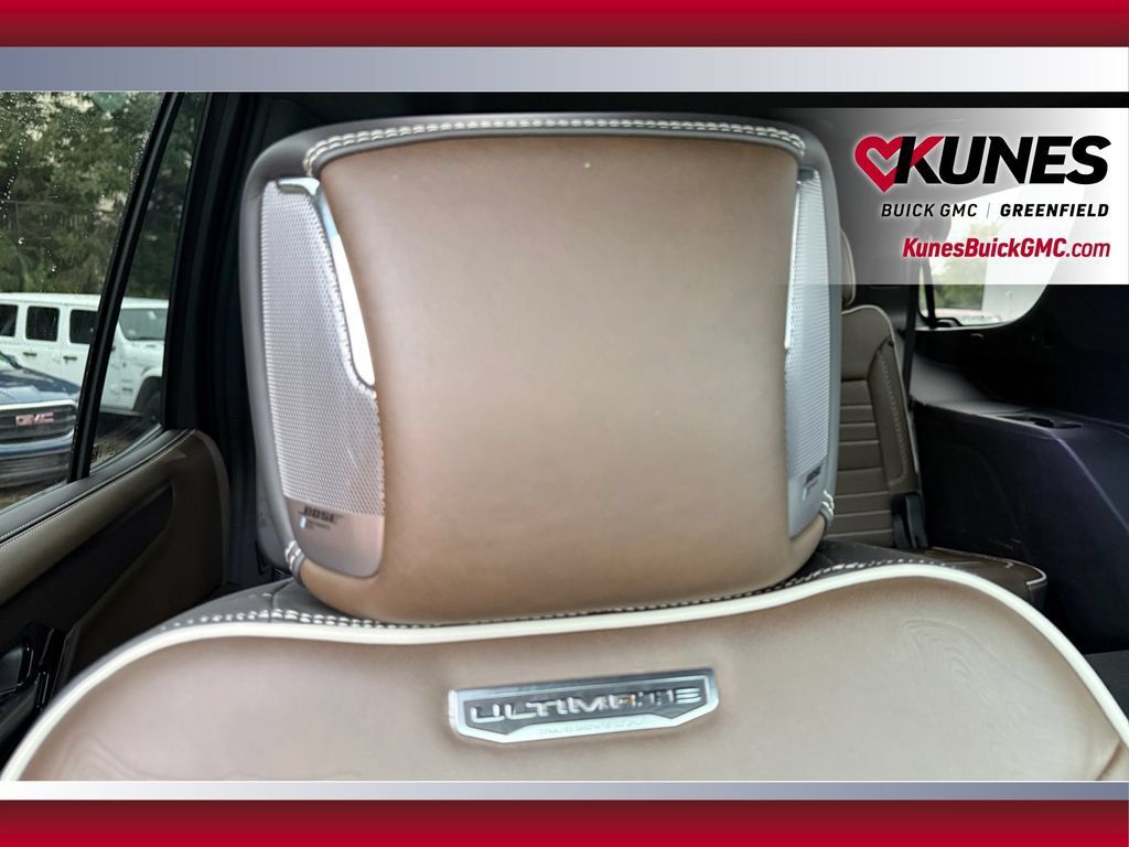Used 2025 GMC Yukon Denali Ultimate AWD/4WD image 17