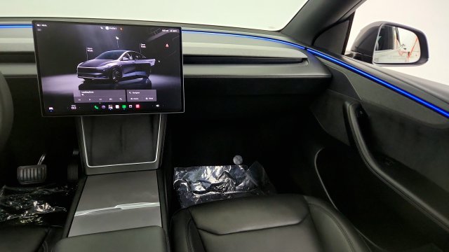 Used 2026 Tesla Model Y Long Range RWD image 54