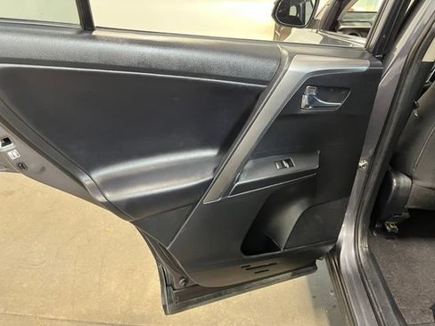 Used 2018 Toyota RAV4 XLE w/ Convenience Package AWD/4WD image 19