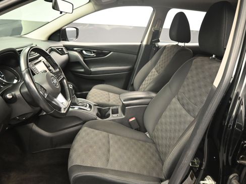 Used 2018 Nissan Rogue Sport SV w/ SV Technology Package image 10