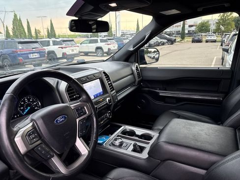 Used 2021 Ford Expedition XLT RWD image 4