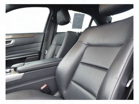 Used 2014 Mercedes-Benz E 350 4MATIC Sedan image 16