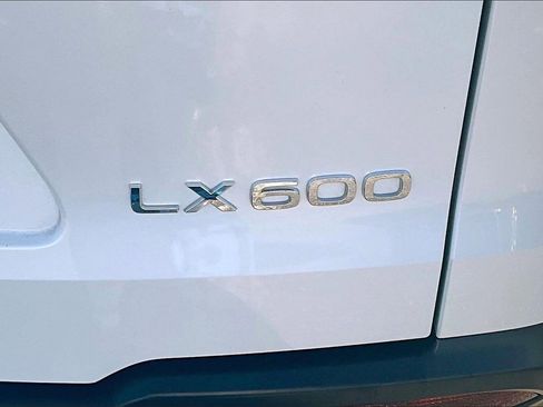 Used 2023 Lexus LX 600 4WD w/ Premium Package image 24