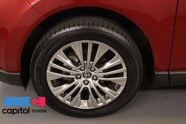 Used 2021 Toyota Venza XLE w/ Softex Package AWD/4WD image 8
