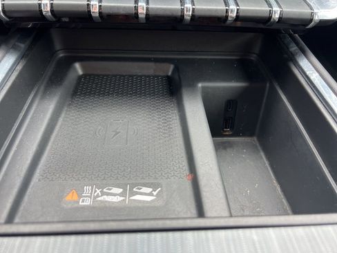 Used 2024 GMC Acadia Elevation w/ Trailering Package image 31