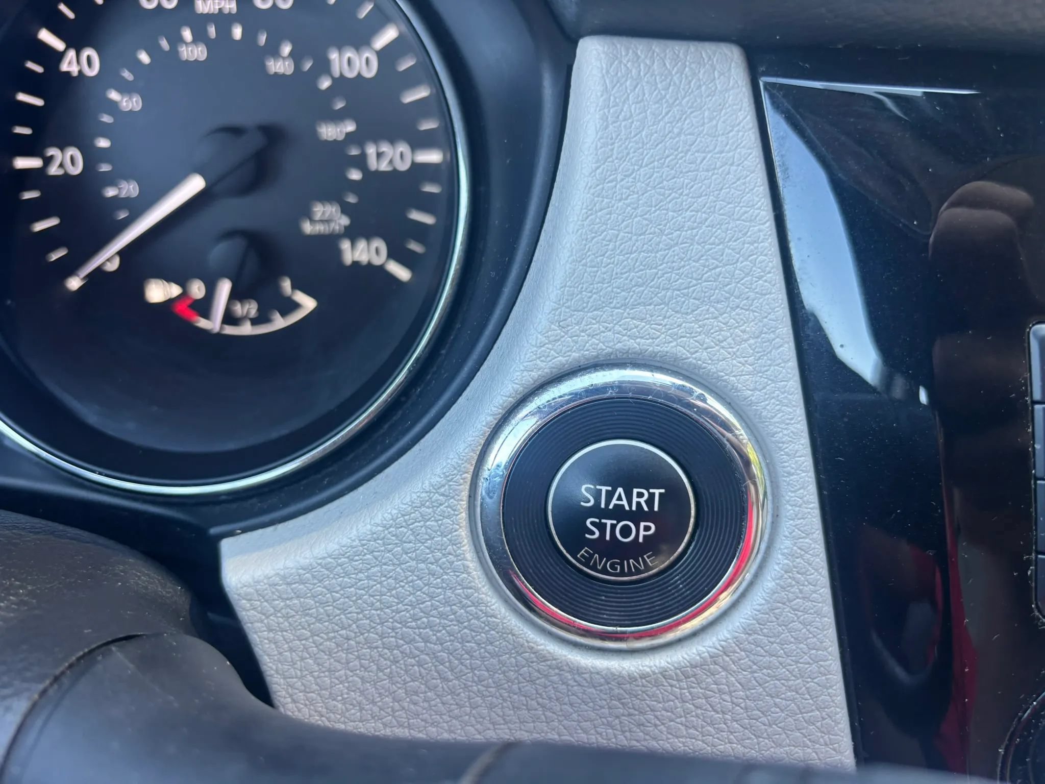 Used 2019 Nissan Rogue Sport SV w/ Technology Package AWD/4WD image 16