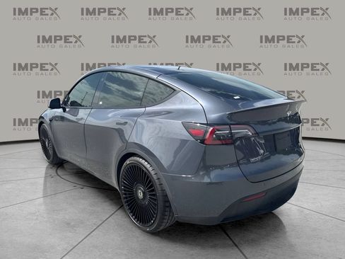 Used 2022 Tesla Model Y Performance AWD/4WD image 2