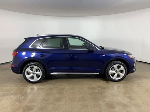 Used 2023 Audi Q5 2.0T Prestige w/ Prestige Package image 7