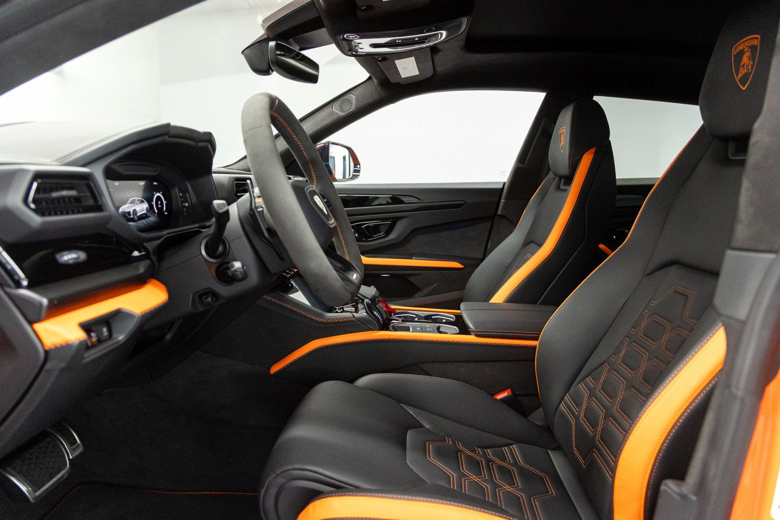 Used 2025 Lamborghini Urus S AWD/4WD image 26