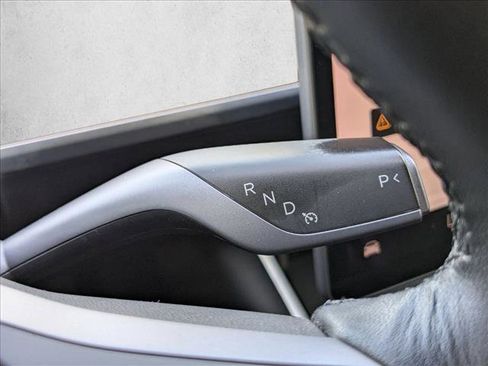 Used 2019 Tesla Model 3 Mid Range image 12