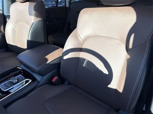 Certified 2024 INFINITI QX80 Premium Select w/ Cargo Package image 12