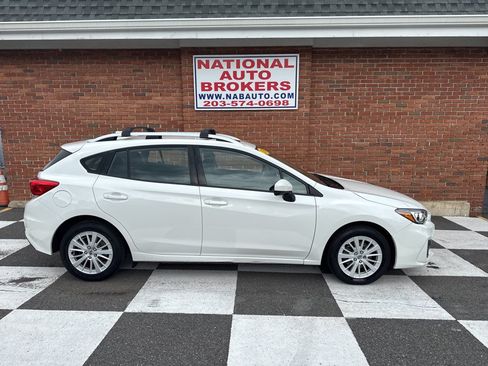 Used 2017 Subaru Impreza 2.0i Premium AWD/4WD image 2