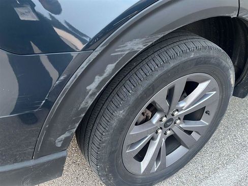 Used 2022 Ford Explorer XLT w/ Equipment Group 202A AWD/4WD image 18