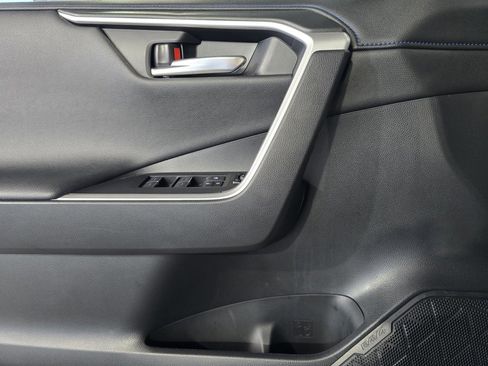 Used 2022 Toyota RAV4 XSE image 12