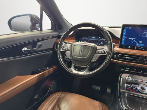 Used 2022 Lincoln Nautilus Reserve AWD/4WD image 14