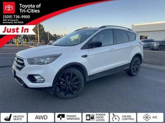 Used 2018 Ford Escape SE w/ SE Sport Appearance Package AWD/4WD video 1