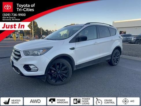 Used 2018 Ford Escape SE w/ SE Sport Appearance Package AWD/4WD image 1
