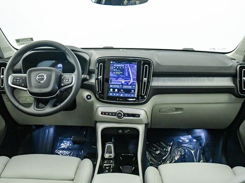 Certified 2026 Volvo XC40 B5 Ultra w/ Climate Package AWD/4WD image 15