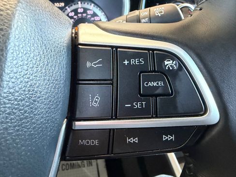 Used 2022 Toyota Highlander XSE FWD image 10