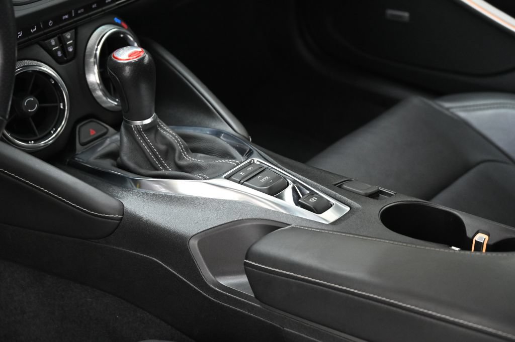 Used 2018 Chevrolet Camaro SS RWD image 33
