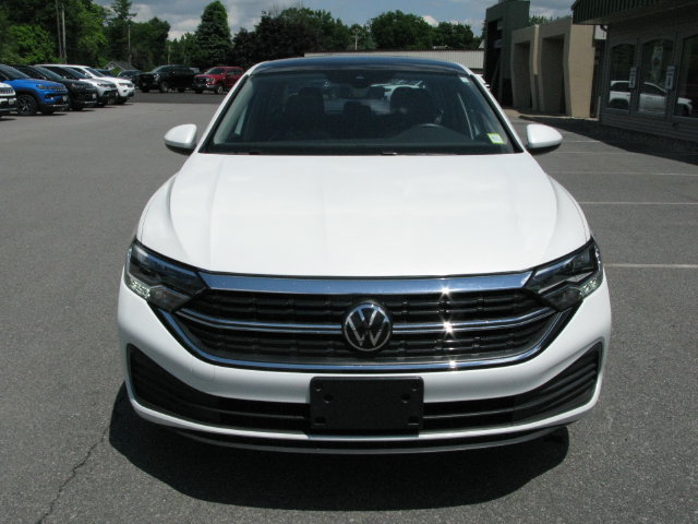 Used 2023 Volkswagen Jetta SE w/ Panoramic Sunroof Package FWD image 11