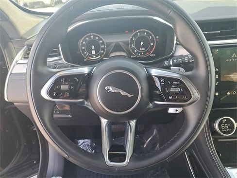 Used 2025 Jaguar F-PACE R-Dynamic S image 19