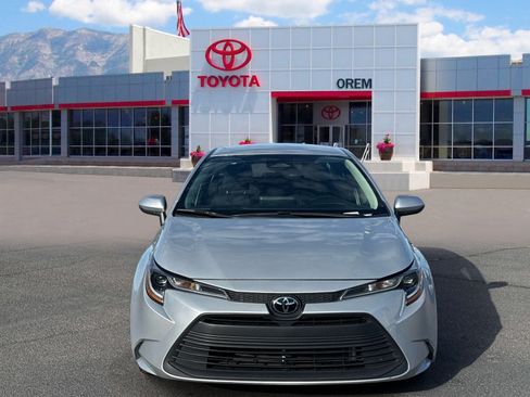 Used 2024 Toyota Corolla LE FWD image 2