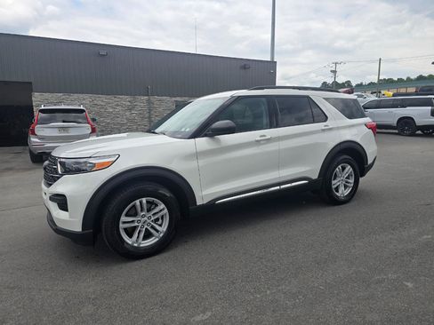 Used 2024 Ford Explorer XLT w/ Class IV Trailer Tow Package AWD/4WD image 3