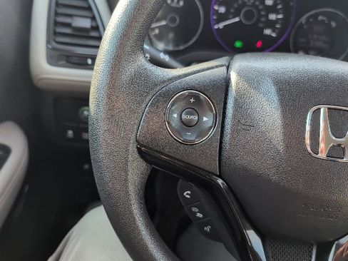 Used 2022 Honda HR-V LX image 8