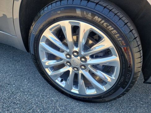 Used 2020 Cadillac XT6 Premium Luxury FWD image 25