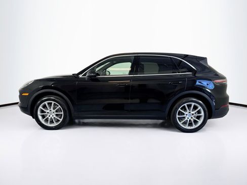 Certified 2023 Porsche Cayenne w/ Premium Package AWD/4WD image 2
