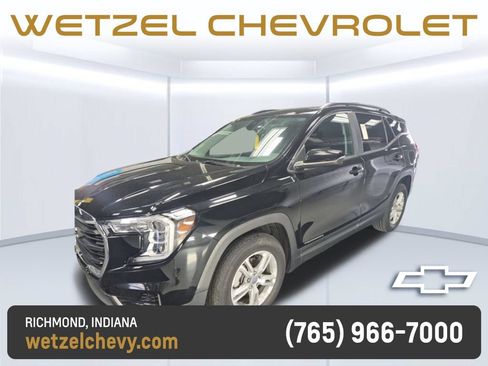 Used 2023 GMC Terrain SLE w/ Driver Convenience Package FWD image 2