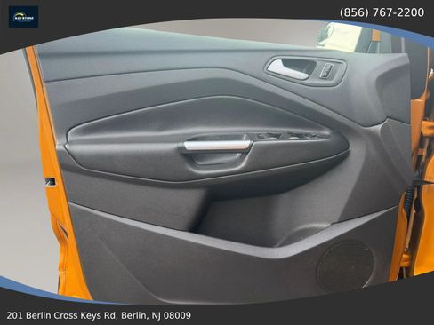 Used 2016 Ford Escape SE w/ Equipment Group 201A FWD image 9