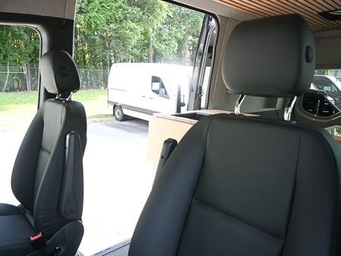 New 2025 Mercedes-Benz Sprinter 2500 image 5