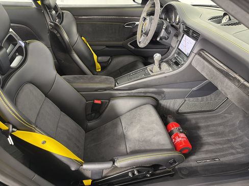 Certified 2019 Porsche 911 GT3 RWD image 30