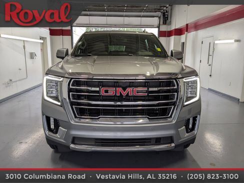 Used 2023 GMC Yukon XL SLT w/ SLT Premium Package image 6